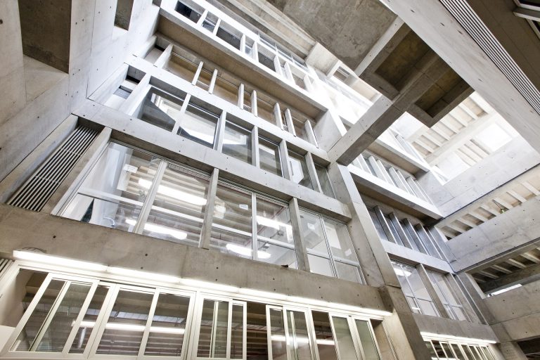 Vial y Vives - Campos UTEC Universidad de Ingeniería y Tecnología en Lima Perú