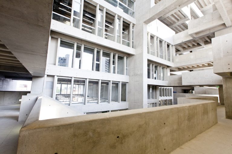 Vial y Vives - Campos UTEC Universidad de Ingeniería y Tecnología en Lima Perú