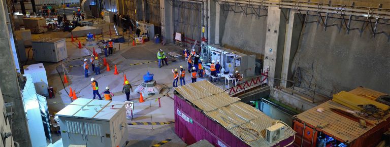 Vial y Vives - DSD, Cerro del Águila es una central hidroeléctrica de 557 MW de potencia en Huancavelica, Perú