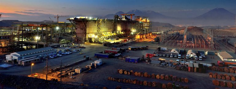 Vial y Vives - Cerro Verde es un complejo minero de cobre y molibdeno ubicado en el distrito de Uchumayo en la provincia de Arequipa en Perú