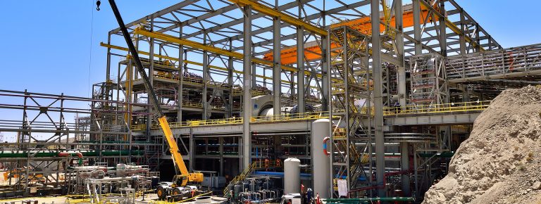 Vial y Vives - Cerro Verde es un complejo minero de cobre y molibdeno ubicado en el distrito de Uchumayo en la provincia de Arequipa en Perú