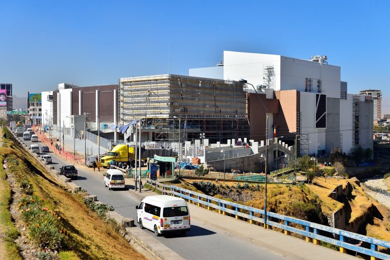 Vial y Vives - Centro Comercial Open Plaza Huancayo en Perú