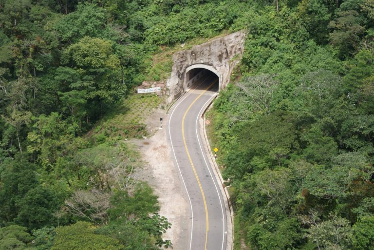 Vial y Vives - DSD, Carretera IIRSA (Iniciativa para la Integración de la Infraestructura Regional Suramericana) norte, en Perú.
