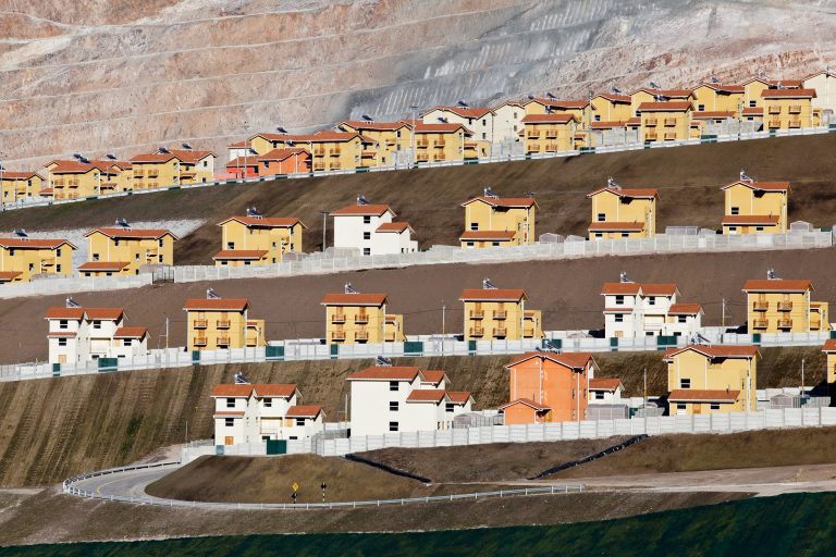 Vial y Vives - Nueva Fuerabamba es una ciudad en el distrito de Chalhuahuacho en la provincia de Cotabambas en el departamento de Apurímac Perú
