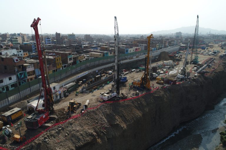 Vial y Vives - DSD, Línea Amarilla de Lima que alivia la circulación del tráfico en el sector norte de la ciudad.