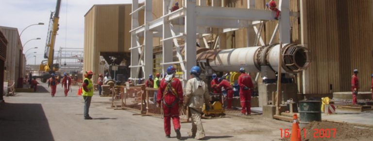 Vial y Vives - DSD, obras civiles, montaje mecánico, estructural, cañerías, eléctrico e instrumentación para la planta de Carbonato de Litio de SQM en Salar del Carmen, cerca de Antofagasta, Chile