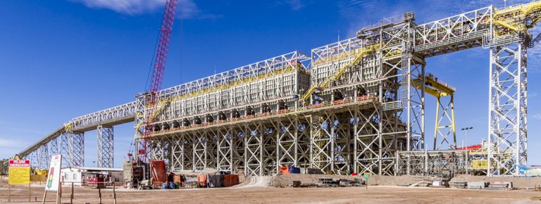 Vial y Vives - Antucoya es una operación minera del Grupo Antofagasta Minerals ubicada en la Segunda Región, en el límite de las comunas de Mejillones y María y María Elena en la Región de Antofagasta Chile