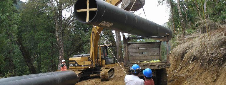 Vial y Vives - Central hidroeléctrica El Manzano ubicada en la ladera sur del volcán Llaima, a unos 80 km al oriente de Temuco Chile