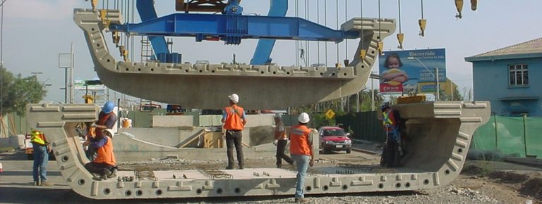 Vial y Vives - Construcción de la Línea 4 del Metro de Santiago una de las siete líneas que conforman actualmente la red del Metro de Santiago en la capital de Chile