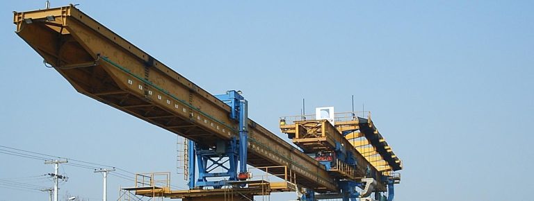 Vial y Vives - Construcción de la Línea 4 del Metro de Santiago una de las siete líneas que conforman actualmente la red del Metro de Santiago en la capital de Chile