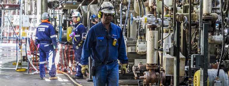 Vial y Vives - Mantención Mayor de la Parada de planta – Unidad de Cracking catalítico en la Refinería Aconcagua para ENAP Refinerías S.A. en Aconcagua Concón en la V Región de Valparaíso en Chile